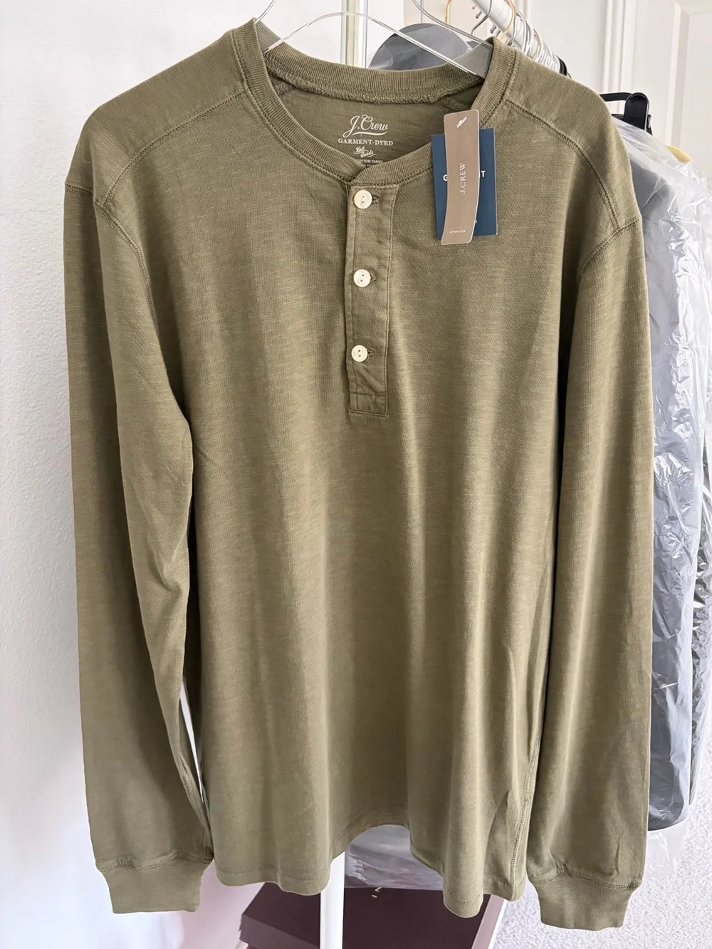 J.Crew Men's Garment Dyed Slub Cotton Henley Medium